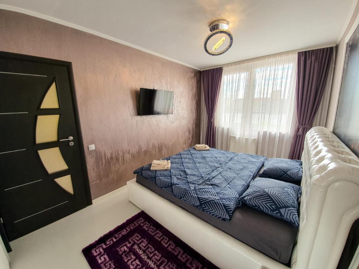 オラデアRoyal Central Apartamentアパートメント エクステリア 写真